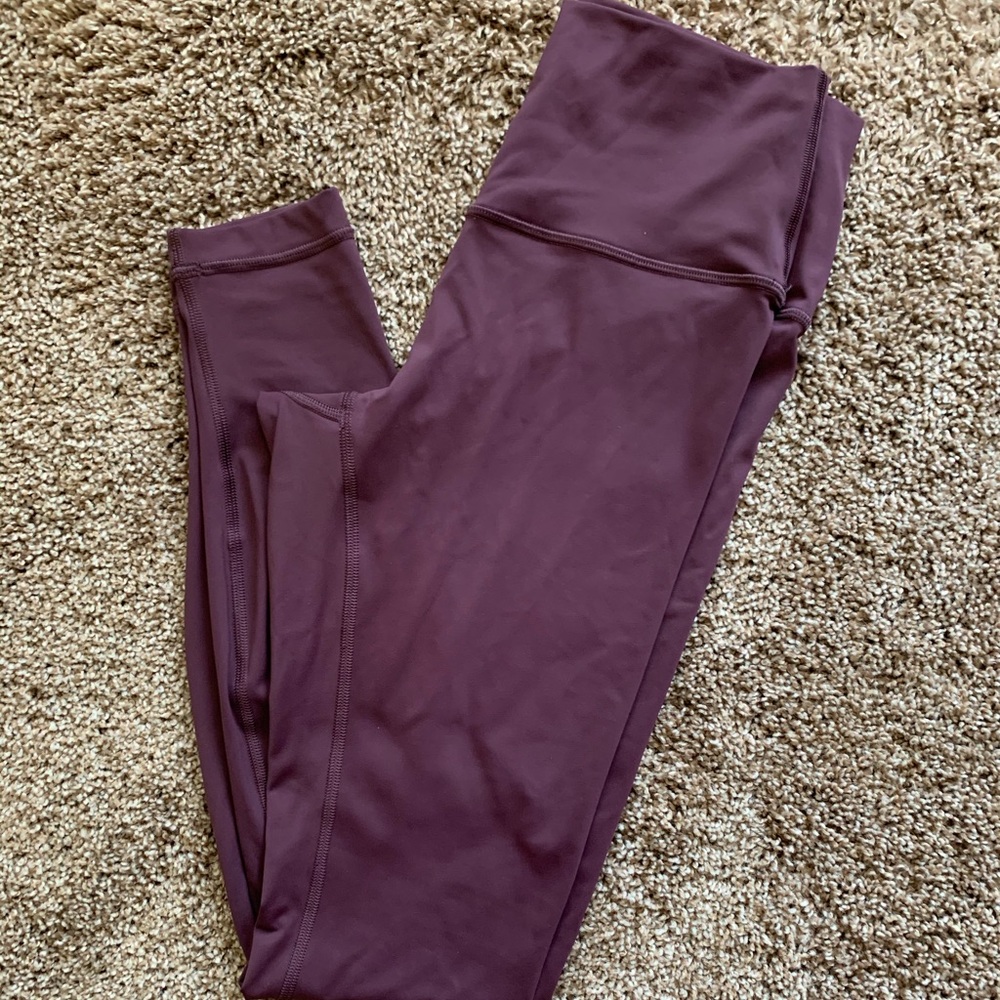 Lululemon Wunder Under. Size 6. BRAND NEW
